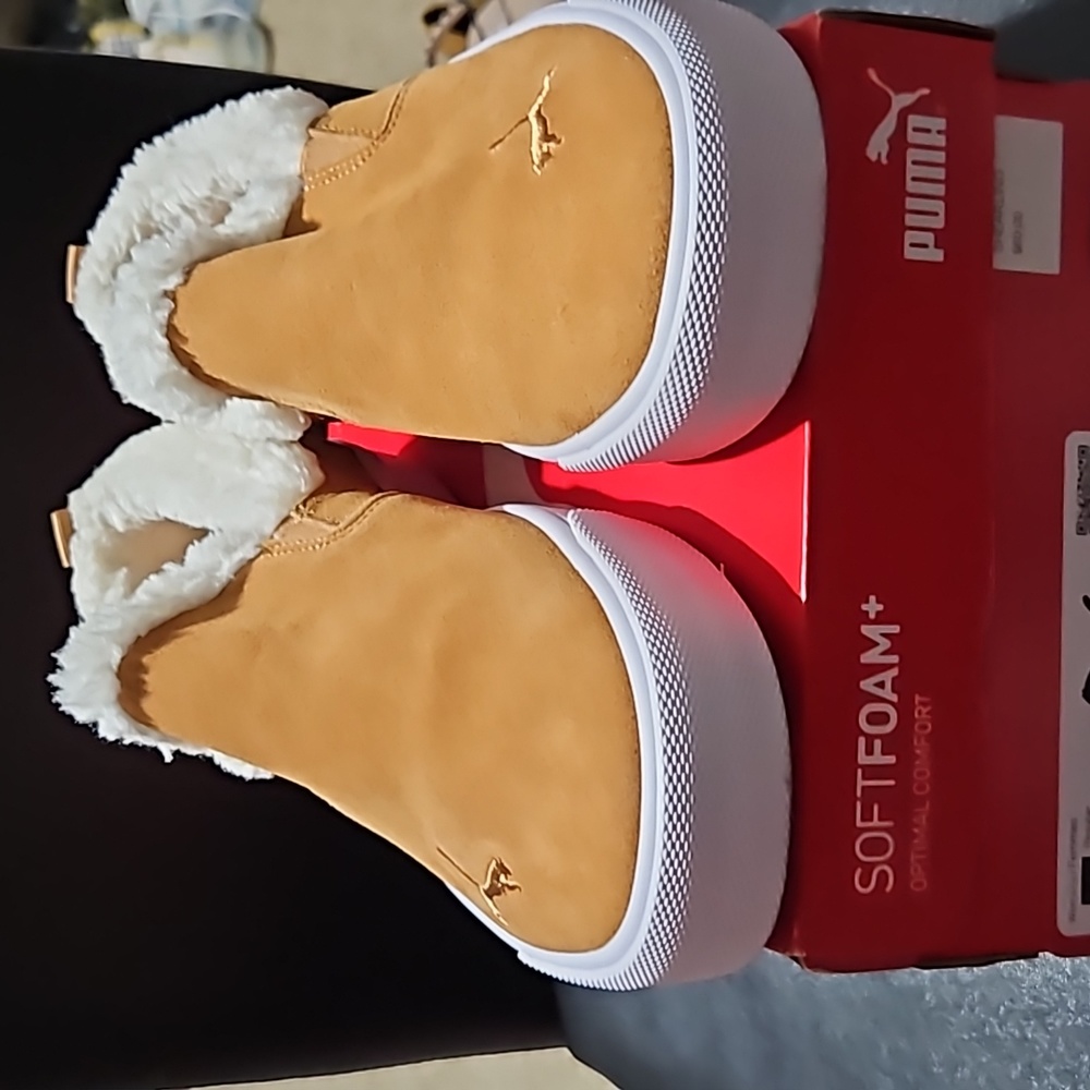 Suede Puma slip on